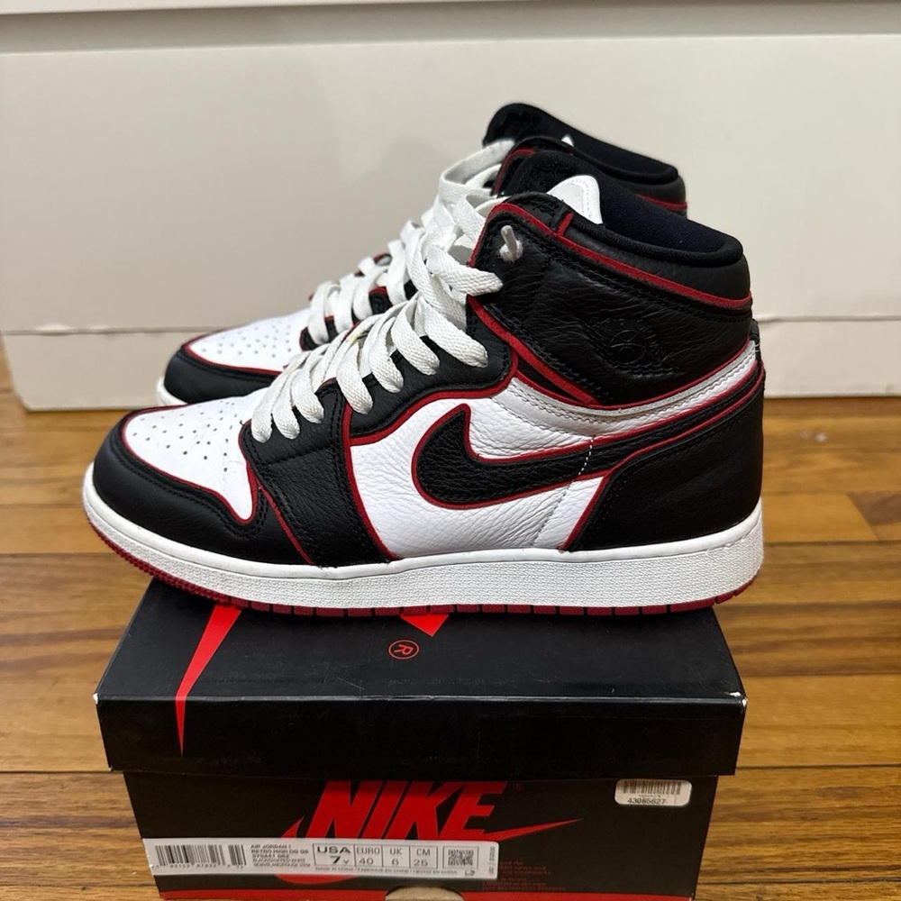 Air Jordan 1 Retro High GS “Bloodline”